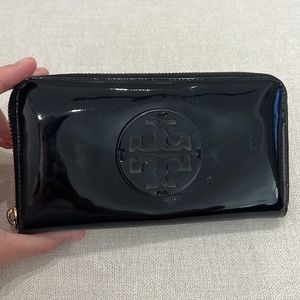 Tory Burch Patent Leather Continental Wallet